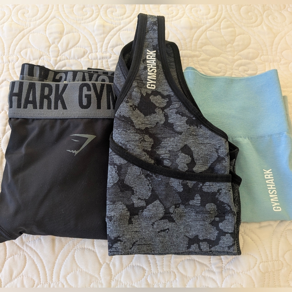 Gymshark Bundle: Camo Sports Bra, Fit Leggings & Ombre Bike Shorts - Size S